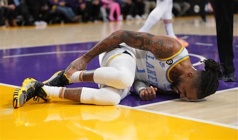 lakers d'angelo russell injury